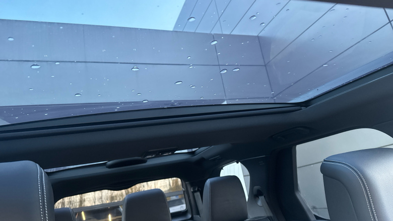 Land Rover Discovery 3.0 D250 R-Dynamic SE 5dr Auto Diesel Station Wagon